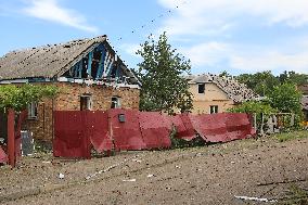 Russian missile attack damages houses in Kyivs Sviatoshynskyi districtRussian missile attack damages houses in Kyivs Sviatoshyns