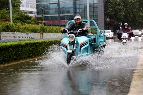 Blue Rainstorm Alert in Lianyungang