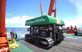 CHINA-DEEP-SEA HEAVY-DUTY MINING VEHICLE-SEA TRIALS-RECORD DEPTH (CN)