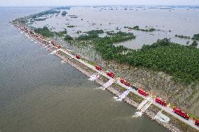 (SpotNews)CHINA-HUNAN-DONGTING LAKE-FLOODWATER-DRAINAGE (CN)