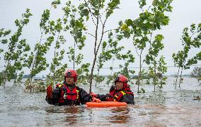 (SpotNews)CHINA-HUNAN-DONGTING LAKE-FLOODWATER-DRAINAGE (CN)