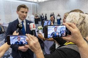 Signing of a sea mine cooperative agreement at the NATO summit