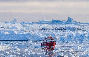 Icebergs And Effects Of Climate Change