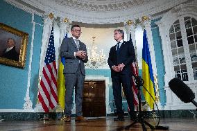 Blinken meets with Ukrainian Foreign Minister Dmytro Kuleba at NATO summit