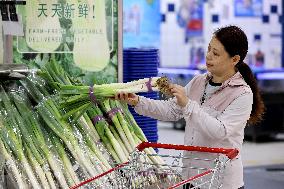 Customers Shop at A Supermarket in Zaozhuang