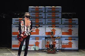 ZZ Top Performs - Paris