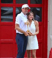 Keegan Bradley Meets FDNY Golf Team - NYC