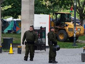 Montreal police descend on McGill to clear pro-Palestinian encampment