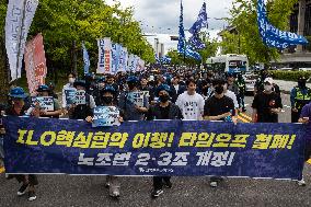 Metalworkers’ Union General Strike Resolution Rally In Seoul