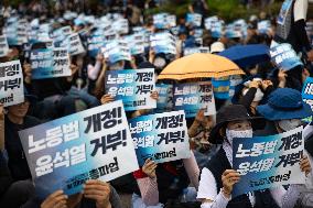 Metalworkers’ Union General Strike Resolution Rally In Seoul