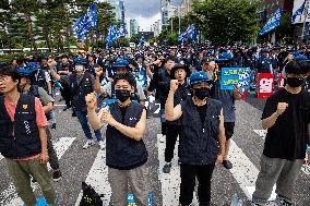 Metalworkers’ Union General Strike Resolution Rally In Seoul