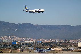 Diverse aircraft landing