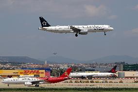 Diverse aircraft landing