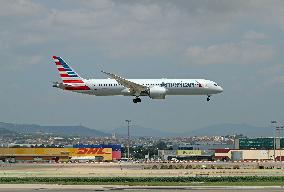 Diverse aircraft landing