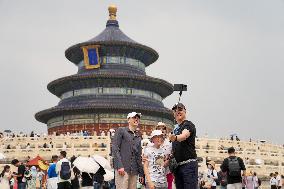 "Laowai" in China | China sees surge of foreign travelers following transit visa-free policies