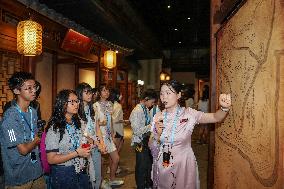 CHINA-NANJING-HONG KONG-TEENAGERS-STUDY TOUR (CN)