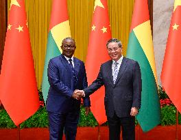 CHINA-BEIJING-LI QIANG-GUINEA-BISSAU-PRESIDENT-MEETING (CN)