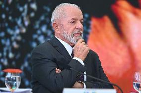 Brazil's President Luiz Inácio Lula Da Silva Holds Meeting With Waste Picker Representatives