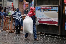 Daily Life In Mexico City