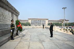 CHINA-BEIJING-VANUATU-PM-MONUMENT-TRIBUTE (CN)