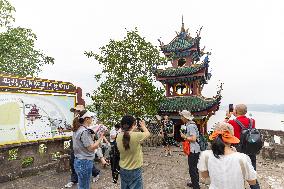 FlyOverChina | A glimpse of Shibaozhai on Yangtze River