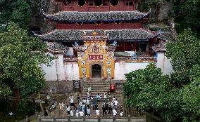 FlyOverChina | A glimpse of Shibaozhai on Yangtze River