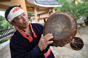 EnchantingGuangxi | Villagers still enchanted by yellow mud drums in S China's Guangxi