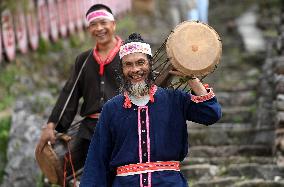 EnchantingGuangxi | Villagers still enchanted by yellow mud drums in S China's Guangxi