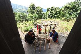 EnchantingGuangxi | Villagers still enchanted by yellow mud drums in S China's Guangxi