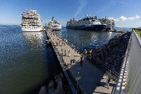 Cruise tourists in Tallinn