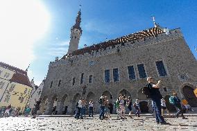 Cruise tourists in Tallinn