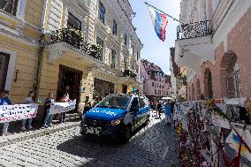 Anti-war protesters picket Russian embassy