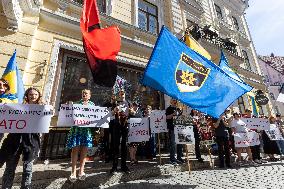 Anti-war protesters picket Russian embassy