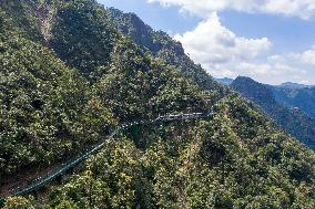 CHINA-JIANGXI-DAJUE MOUNTAIN-CLIFF SHUTTLE TRAINS (CN)