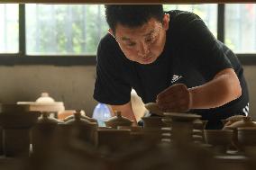 (ZhejiangPictorial)CHINA-ZHEJIANG-SHABU KILNS-CELADON PORCELAIN-ARTISAN (CN)