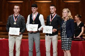 Concours general des lycees et des metiers awards in Paris FA