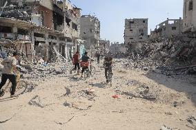 MIDEAST-GAZA CITY-SHUJAIYA NEIGHBORHOOD-DAMAGE