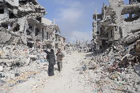 MIDEAST-GAZA CITY-SHUJAIYA NEIGHBORHOOD-DAMAGE