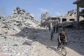 MIDEAST-GAZA CITY-SHUJAIYA NEIGHBORHOOD-DAMAGE