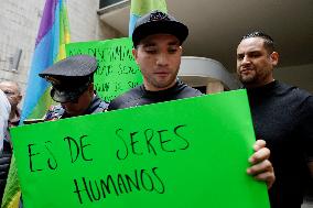 Señor Indomable', Police Officer And Generator Of Adult Content In Mexico, Demonstrates Outside The Ministry Of Citizen Security