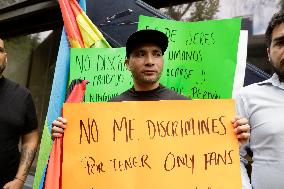 Señor Indomable', Police Officer And Generator Of Adult Content In Mexico, Demonstrates Outside The Ministry Of Citizen Security