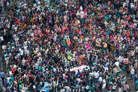 Students Block Shahbagh Removing Police Barricade