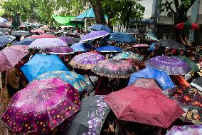 Students Block Shahbagh Removing Police Barricade