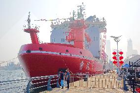 Xuelong 2 Icebreaker