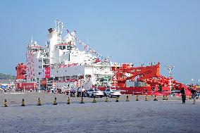 Xuelong 2 Icebreaker