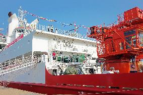 Xuelong 2 Icebreaker