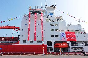 Xuelong 2 Icebreaker