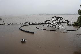 Flood Waters in Nanjing Section of Yangtze River Exceed Warning Level