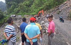 India Weather Hill Road Landslide