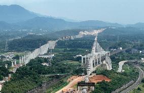 Nanchang-Jiujiang High-speed Railway Tunnel Open
